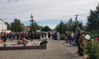 В д. Мины состоялась церемония захоронения останков бойцов