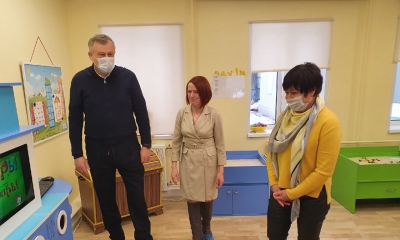 Александр Дрозденко осмотрел в Коммунаре детский сад N35