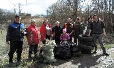 Жители деревни Алапурской очистили берег Ижоры