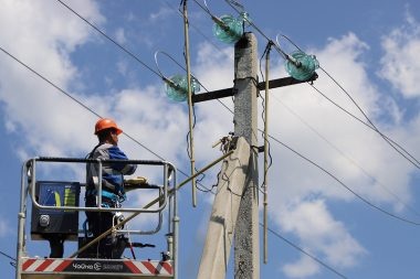 «Россети Ленэнерго» повысили надежность электроснабжения жителей Гатчинского района Ленинградской области